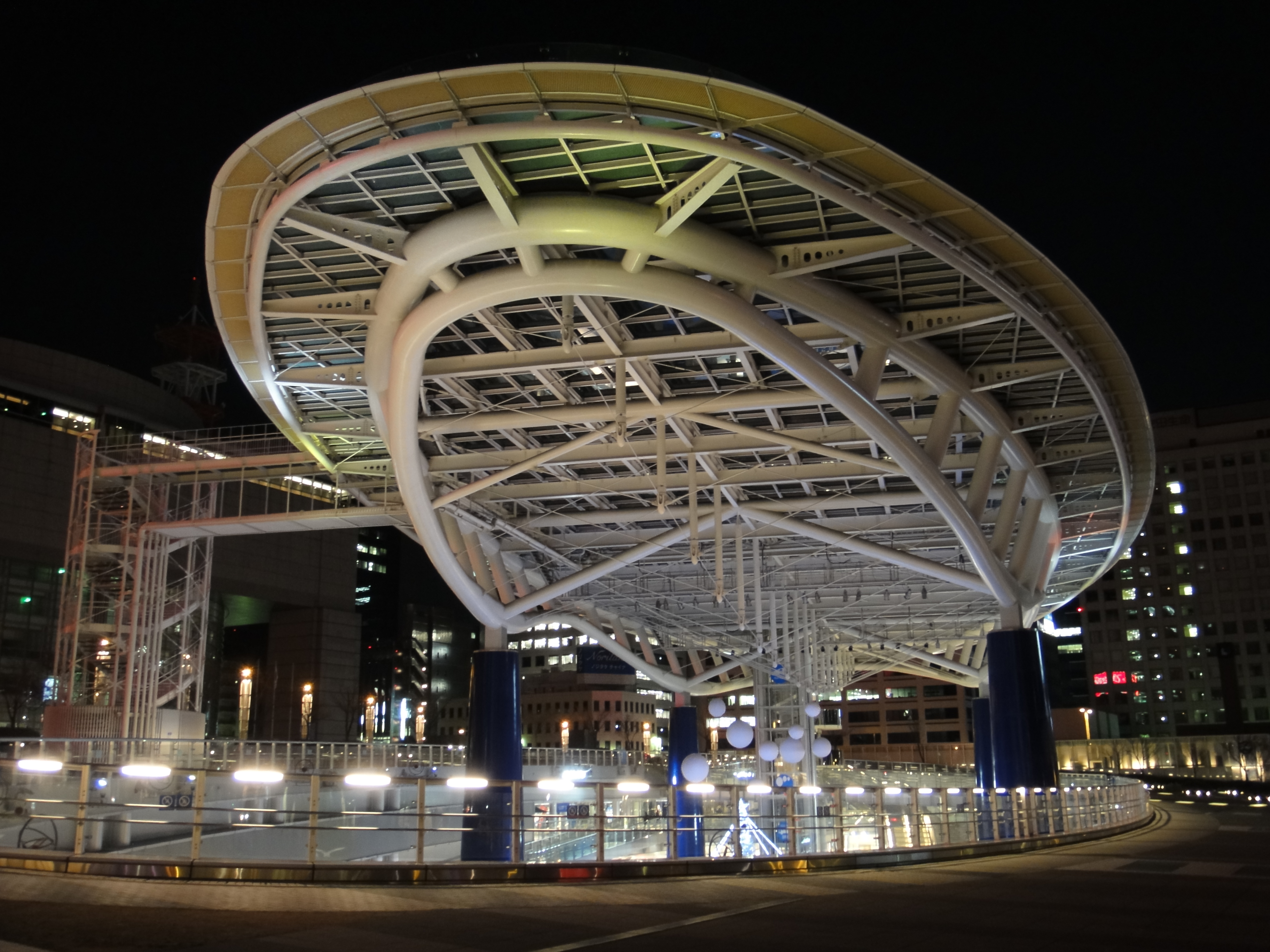 <b>手持ち夜景モード（手持ち撮影）<br>DSC-TX7 / 約3.7MB / 3,648×2,736 / 1/8秒 / F3.5 / 0EV / ISO800 / WB:オート / 6.1mm</b>