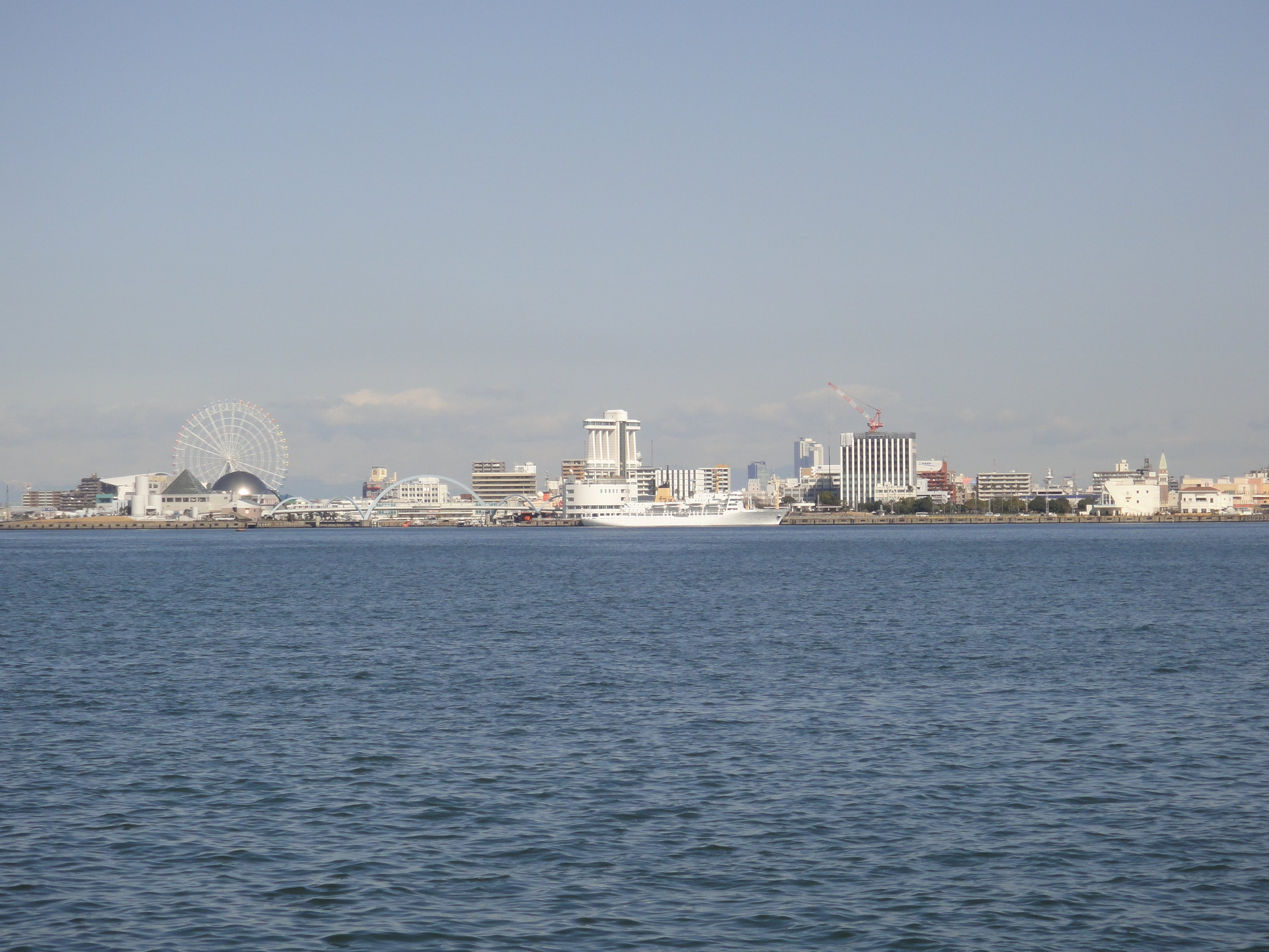 <b>望遠端<br>DSC-TX7 / 約4.2MB / 3,648×2,736 / 1/640秒 / F5.6 / 0EV / ISO125 / WB:オート / 17.7mm</b>