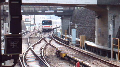 <b><a href="/video/dcw/docs/358/187/035.avi" target="_blank">035.avi / FinePix Z700EXR / AVI / 85.2MB / 1,280×720</a></b>