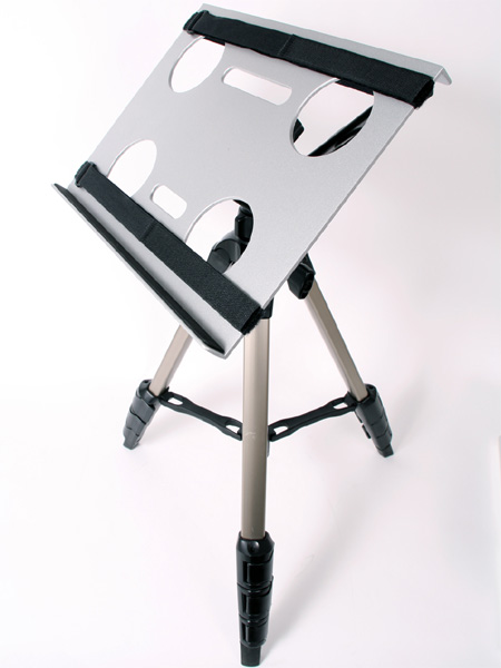 <b>カメラ三脚用ノートPCデスク（三脚は別売）</b>