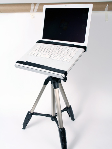 <b>MacBookを載せた使用例</b>