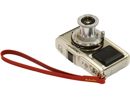 <b>Wrist Strap for Barnackの装着例</b>