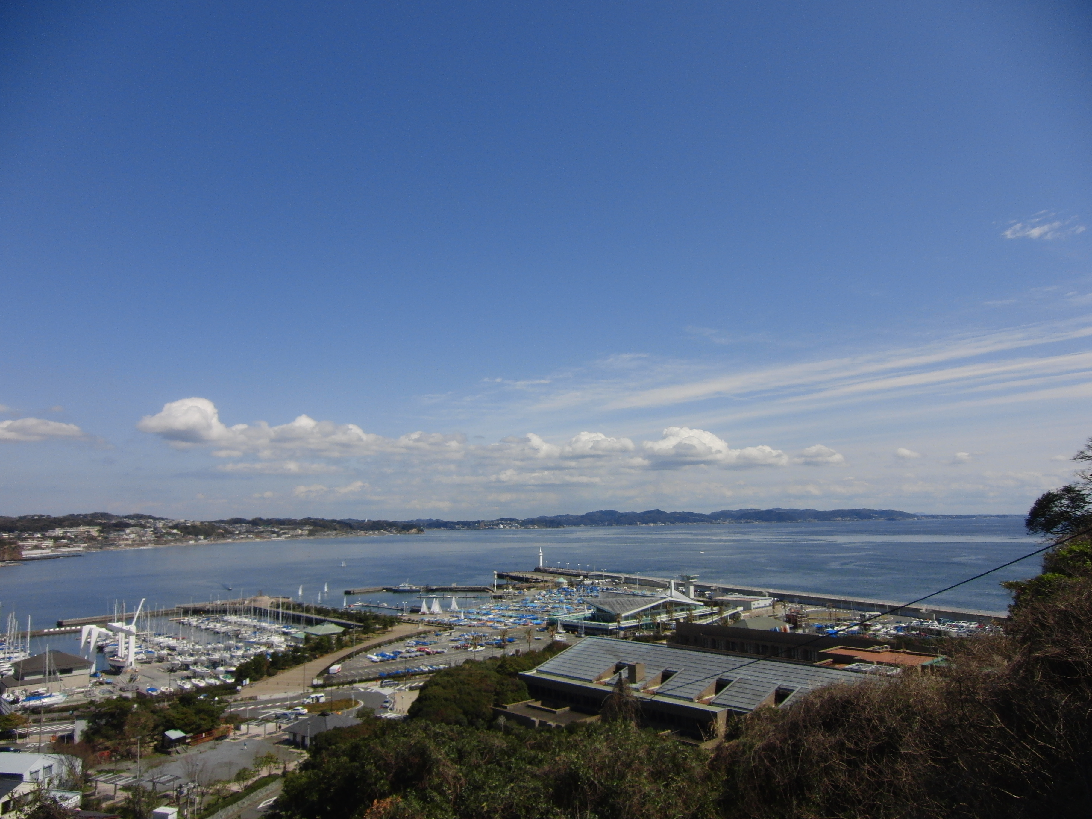 <b>広角端<br>EX-FH100 / 約4.2MB / 3,648×2,736 / 1/500秒 / F7.5 / -1EV / ISO100 / WB:太陽光 / 4.3mm</b>