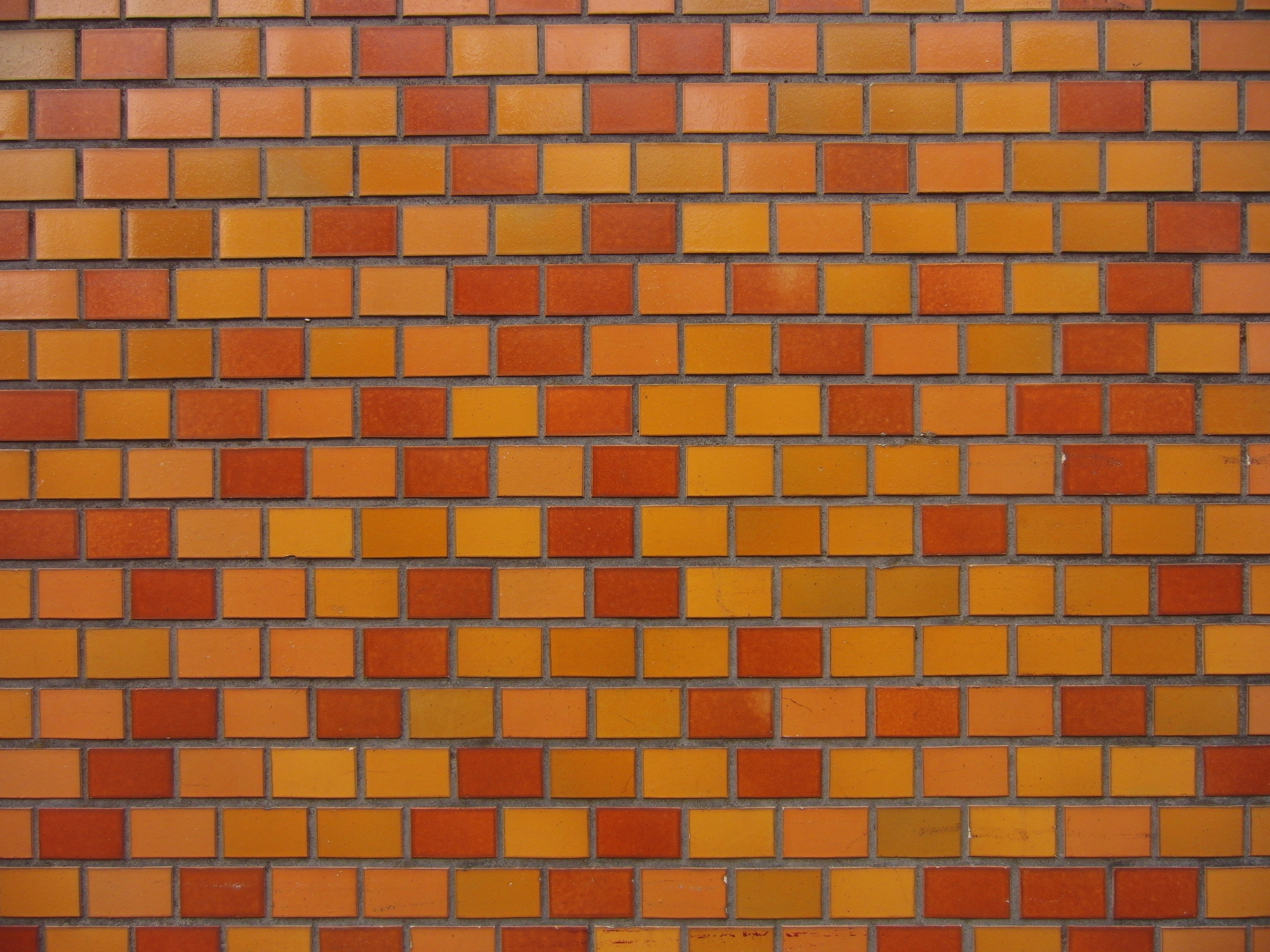 <b>広角端<br>EX-FH100 / 約5.3MB / 3,648×2,736 / 1/100秒 / F3.2 / 0EV / ISO100 / WB:曇天 / 4.3mm</b>