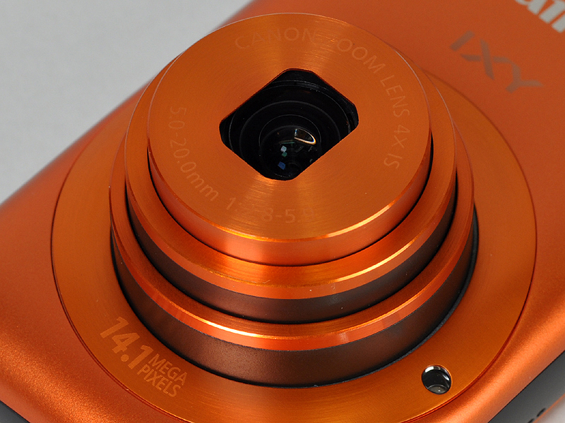 <b>レンズは広角28mm相当からの4倍ズーム</b>