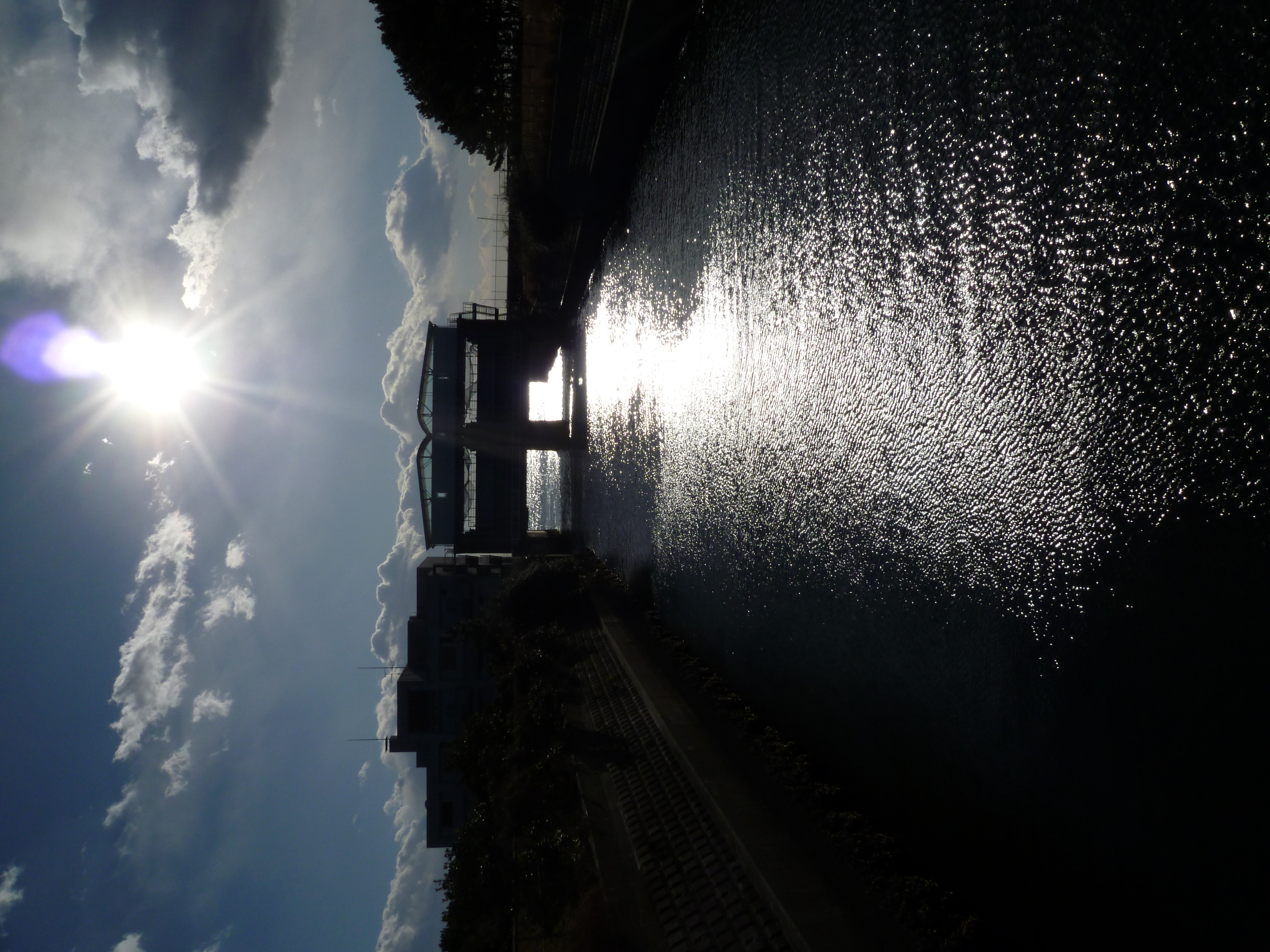 <b>DMC-FX66 / 約5.3MB / 3240x4320 / 1/1,600秒 / F6.3 / 0EV / ISO80 / WB:オート / 4.5mm</b>