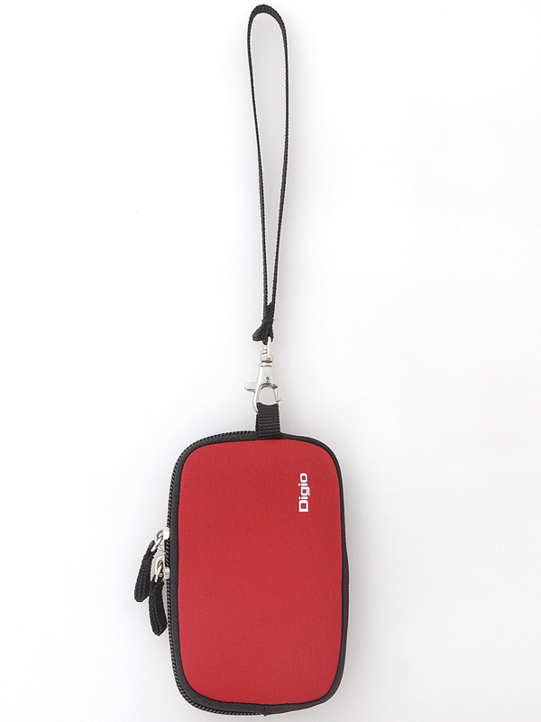 <b>ナスカン付きのハンドストラップが付属</b>