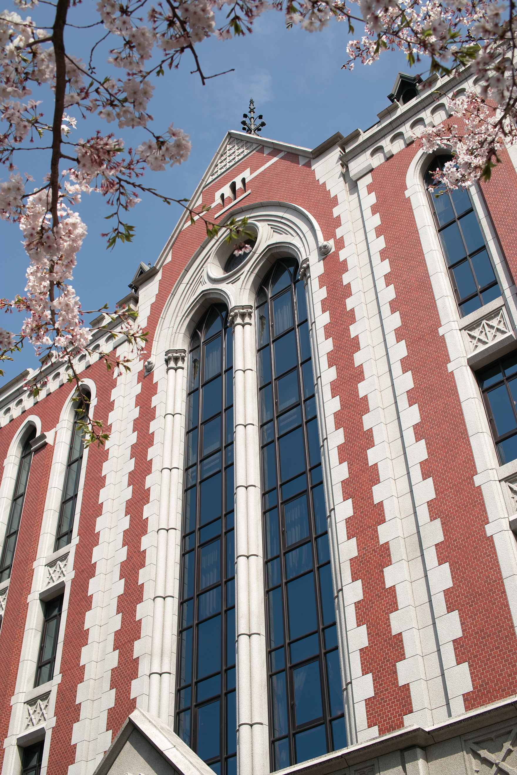 <b>DP2 / 約2.3MB / 1,760×2,640 / 1/200秒 / F5.6 / 0EV / ISO50 / 24.2mm</b>