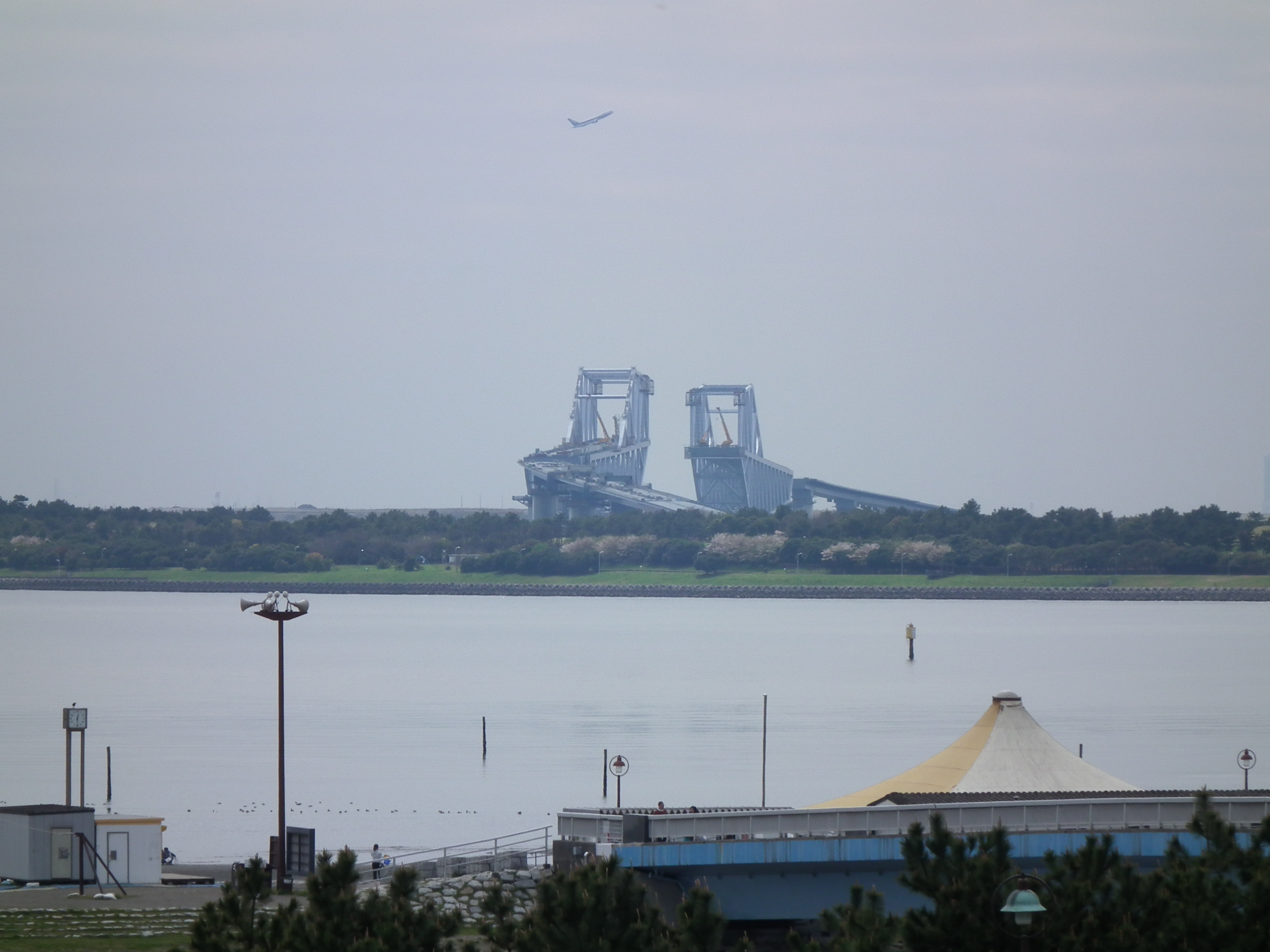 <b>41.4mm（237mm相当）<br>3,648×2,736 / 1/320秒 / F8 / +0.3EV / ISO100 / WB:晴天</b>