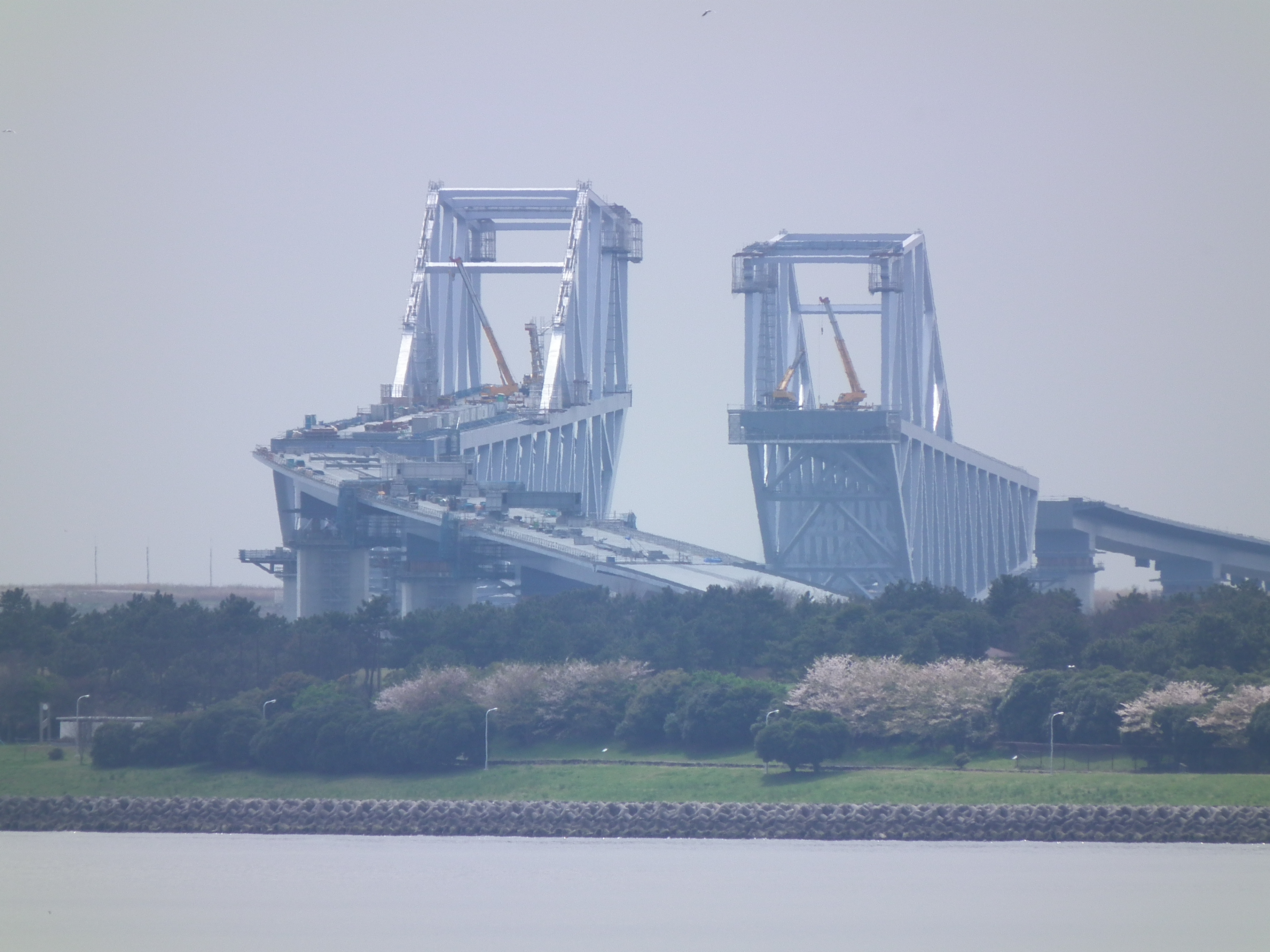 <b>126mm（720mm相当）<br>3,648×2,736 / 1/250秒 / F8 / +0.3EV / ISO100 / WB:晴天</b>