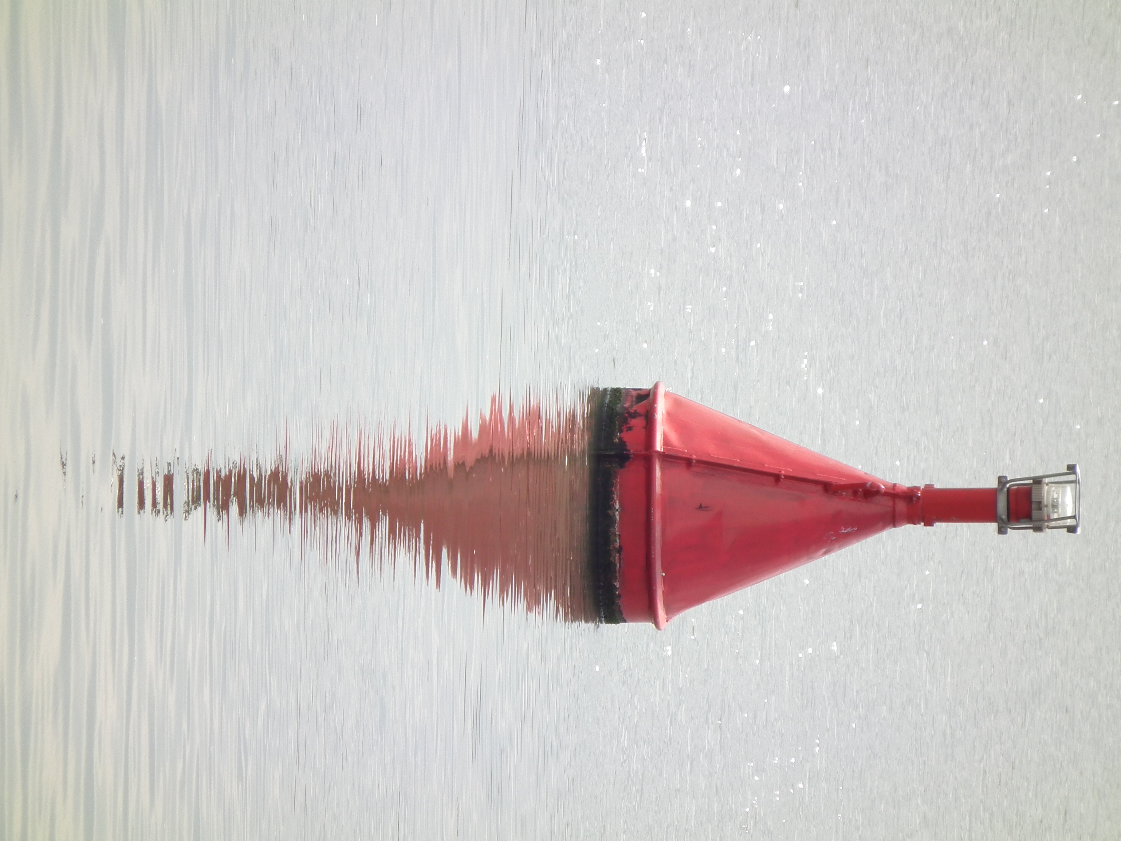 <b>普通のデジタルカメラなら遠くて小さくしか写らないものにも寄れるのが高倍率ズームの魅力。一眼レフにはありえない軽快さだ<br>3,648×2,736 / 1/320秒 / F5.6 / +1.3EV / ISO100 / WB:オート / 115.1mm（658mm相当）</b>