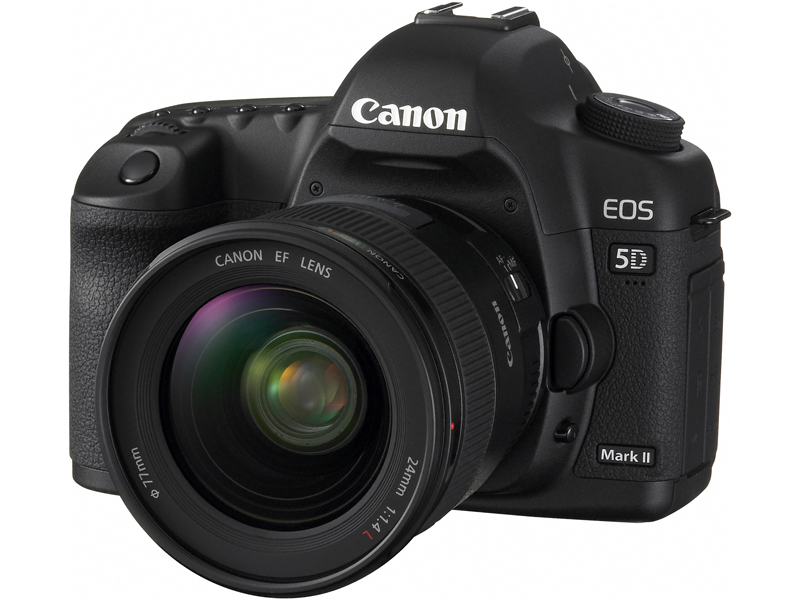 <b>EOS 5D Mark II。35mmフルサイズでフルHD動画を撮影可能な唯一の機種として、CMやプロモーションビデオなどの撮影でも採用実績がある</b>
