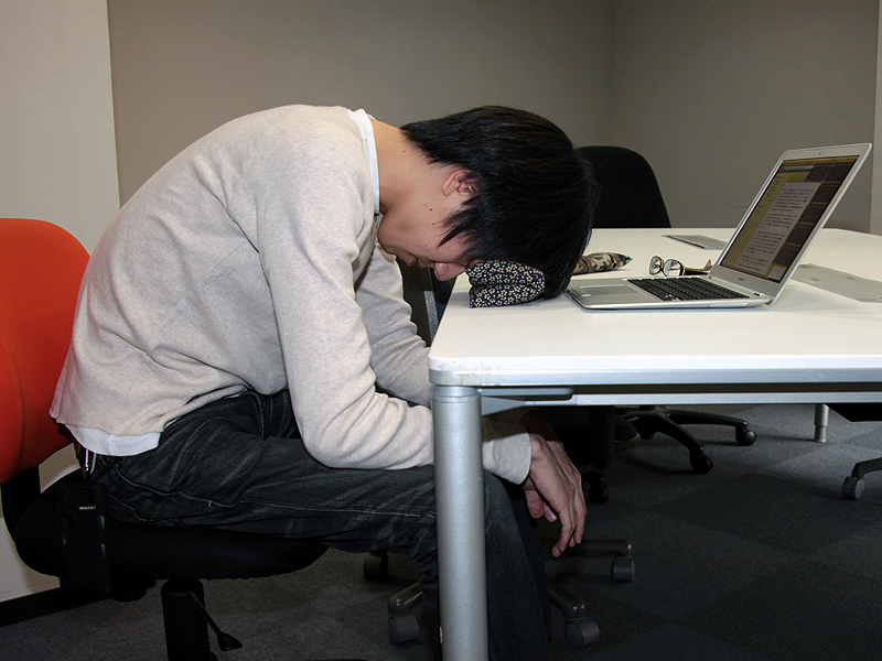 <b>机で眠る際にも便利か</b>