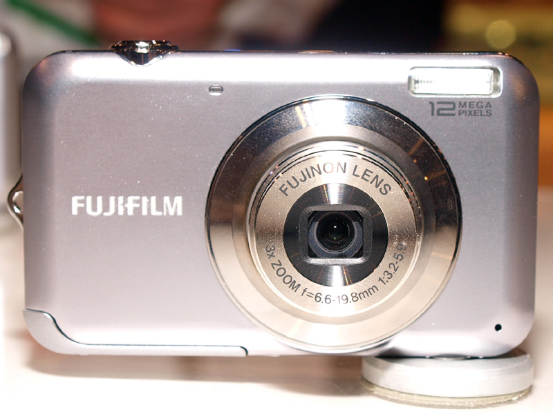 <b>FinePix JV100</b>