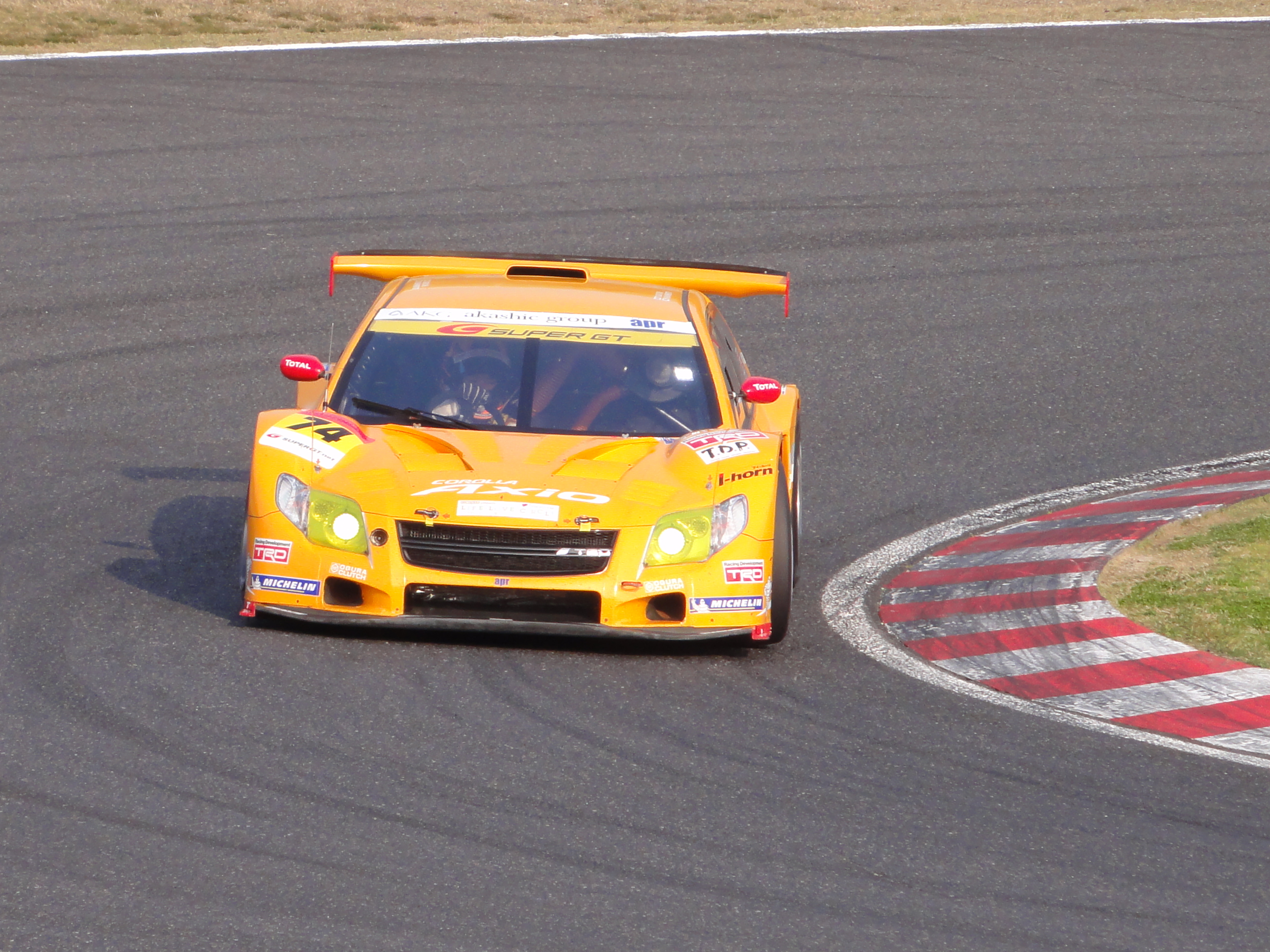 <b>スマートズームを使用して、置きピンで撮影。画質は今ひとつだが、“豆粒”よりは大きめに写った<br>DSC-HX5V / 約2.8MB / 2,592×1,944 / 1/400秒 / F5.5 / -0.3EV / ISO200 / WB:オート / 42.5mm</b>