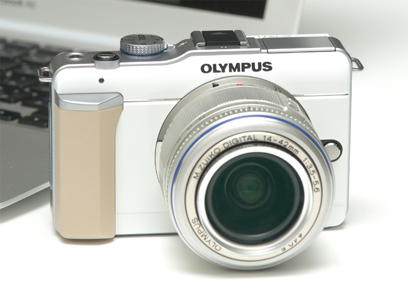 <b>オリンパス・ペンライトE-PL1</b>