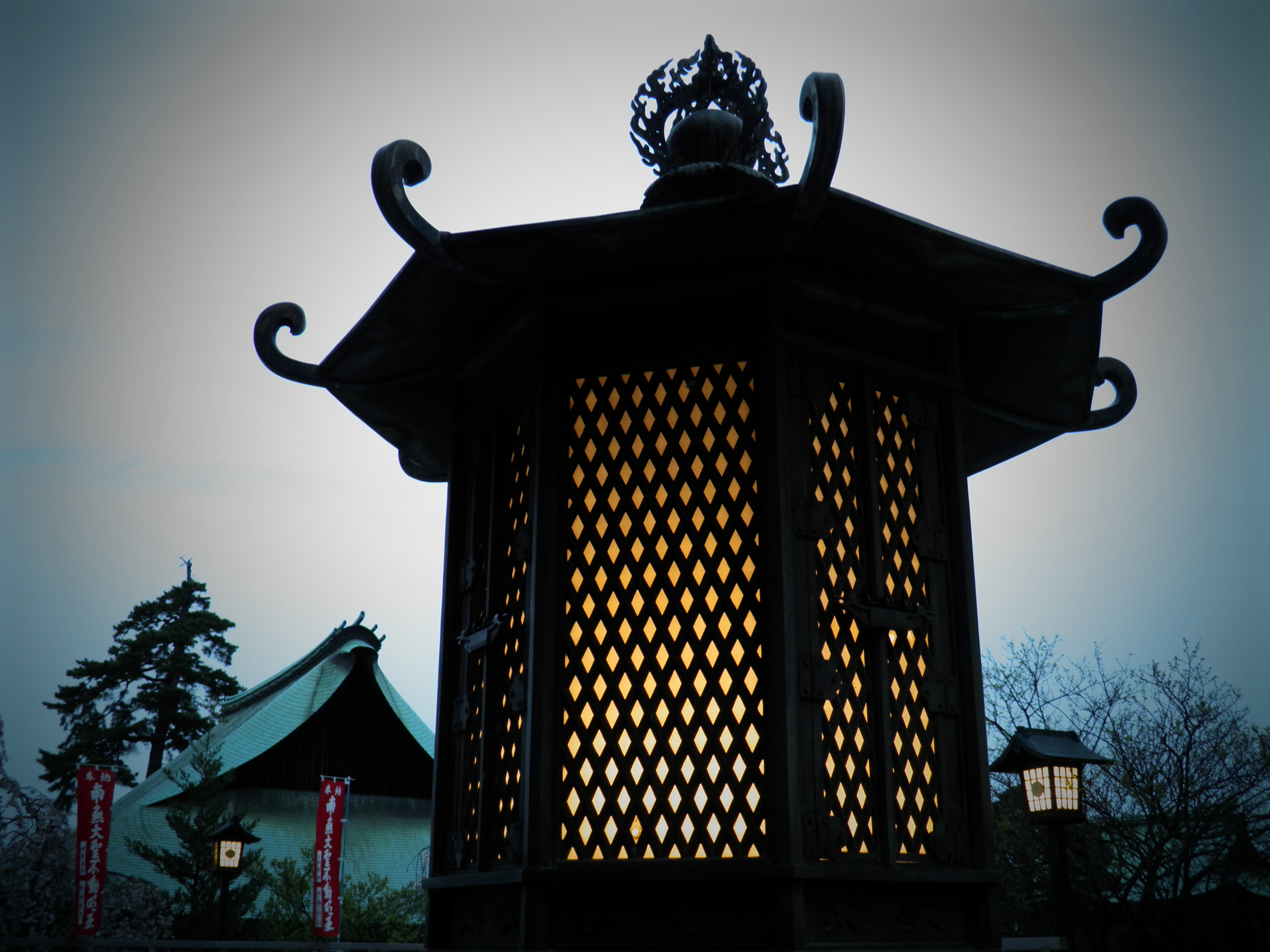 <b>ピンホール<br>SP-800UZ / 約4.1MB / 4,288×3,216 / 1/8秒 / F3.1 / 0EV / ISO125 / WB:オート / 6.3mm</b>