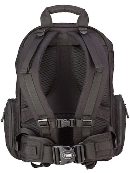 <b>ウエストベルト、チェストベルトを装備</b>