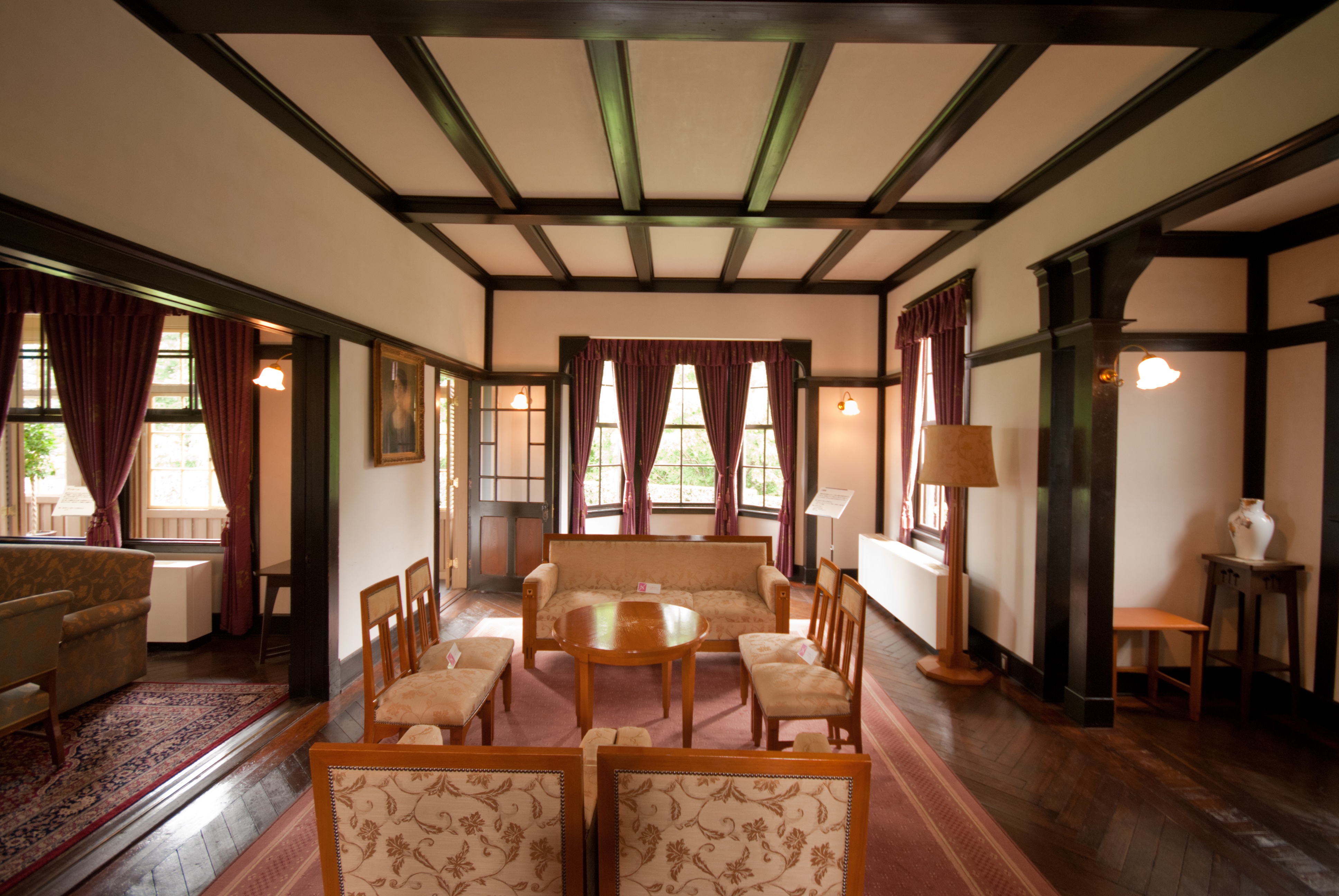 <b>RAW画像からCS5で現像だけしたもの。少し右下がり。シャープなどの処理はしていないので、見た目はちょっとアマい</b>