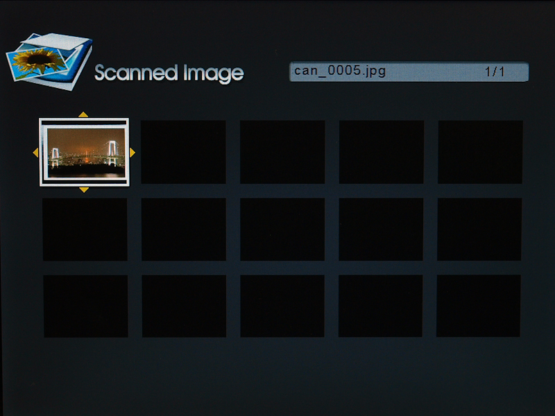 <b>読み取り写真アイコンを選択すると、スキャナで取り込んだ写真を表示できる</b>