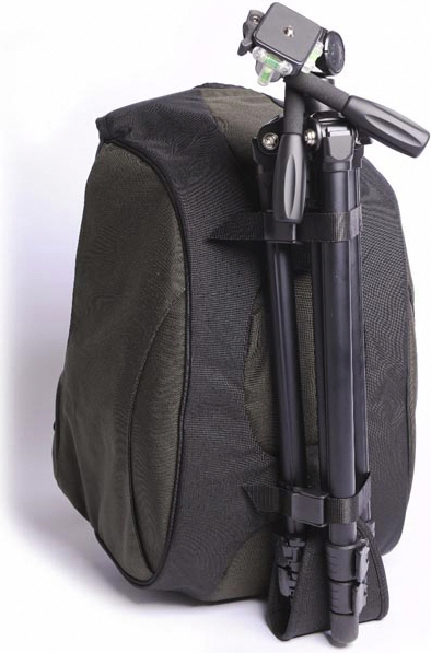 <b>三脚ホルダーは着脱式</b>