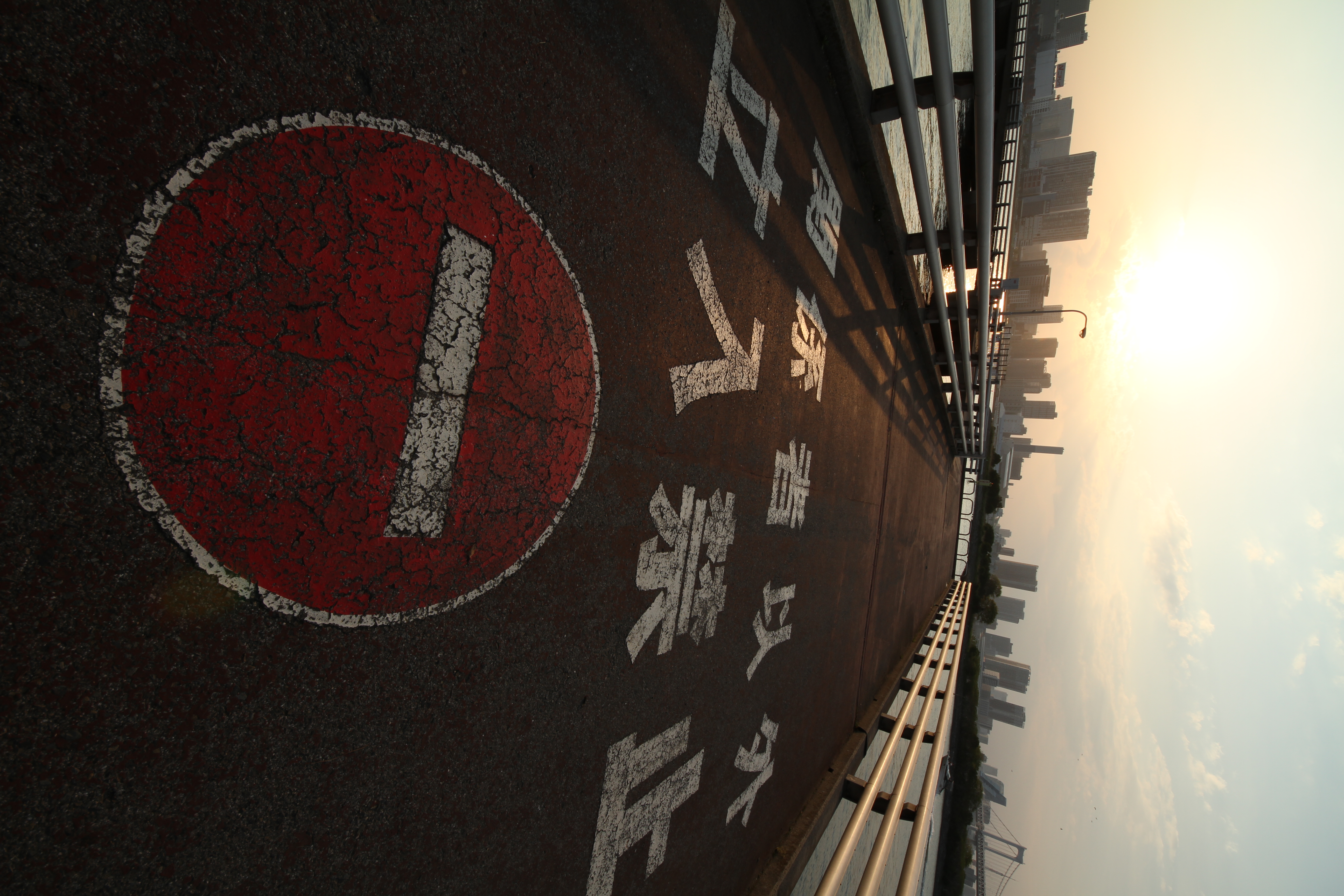 <b>EOS 7D / 8-16mm F4.5-5.6 DC HSM / 約5.8MB / 3,456×5,184 / 1/125秒 / F10 / -1EV / ISO100 / WB:太陽光 / 8mm</b>