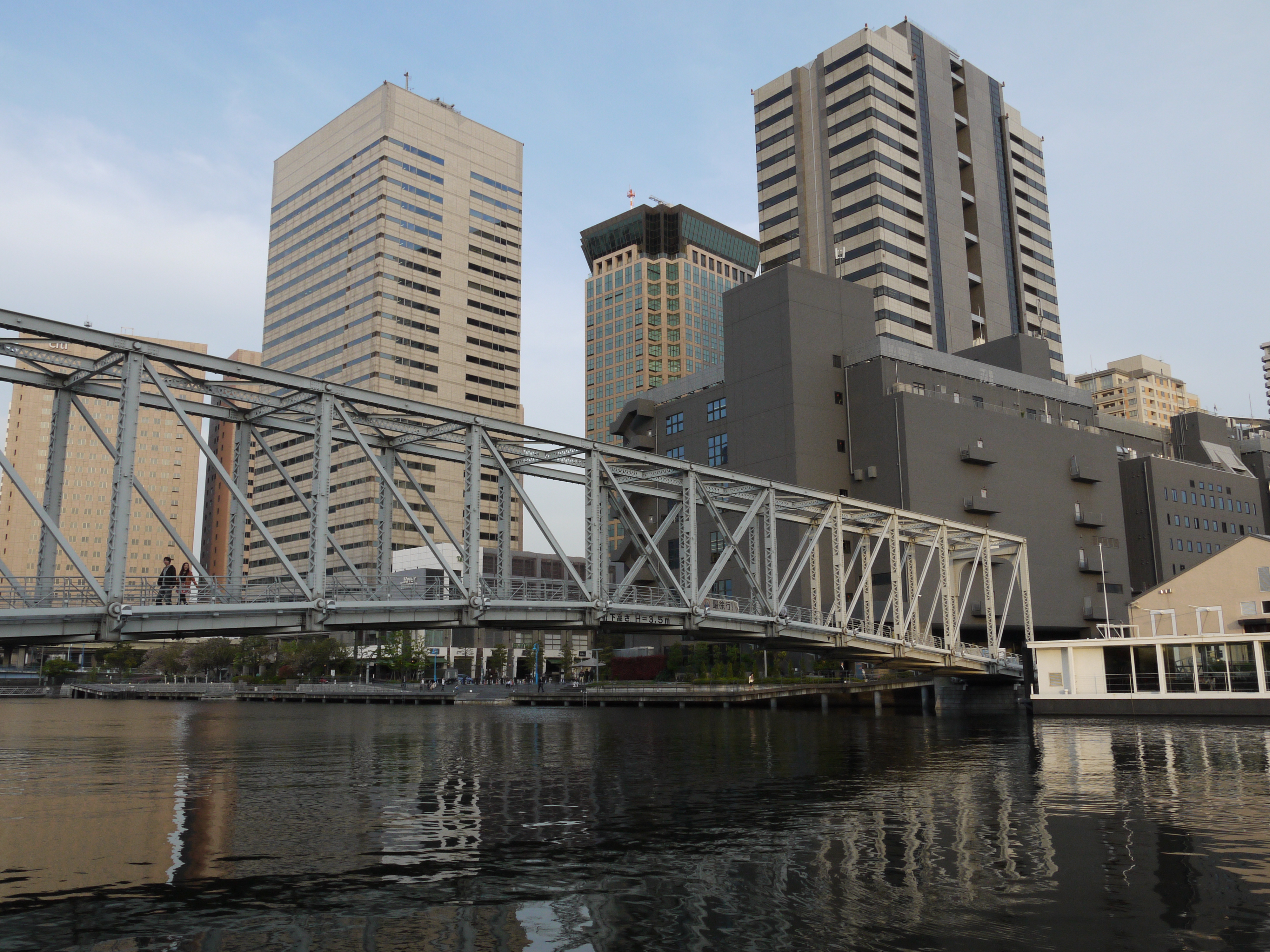 <b>ISO400<br>DMC-G2 / LUMIX G VARIO 14-42mm F3.5-5.6 ASPH. MEGA O.I.S. / 約5.6MB / 4,000×3,000 / 1/200秒 / F11 / -0.7EV / WB:オート / 14mm</b>