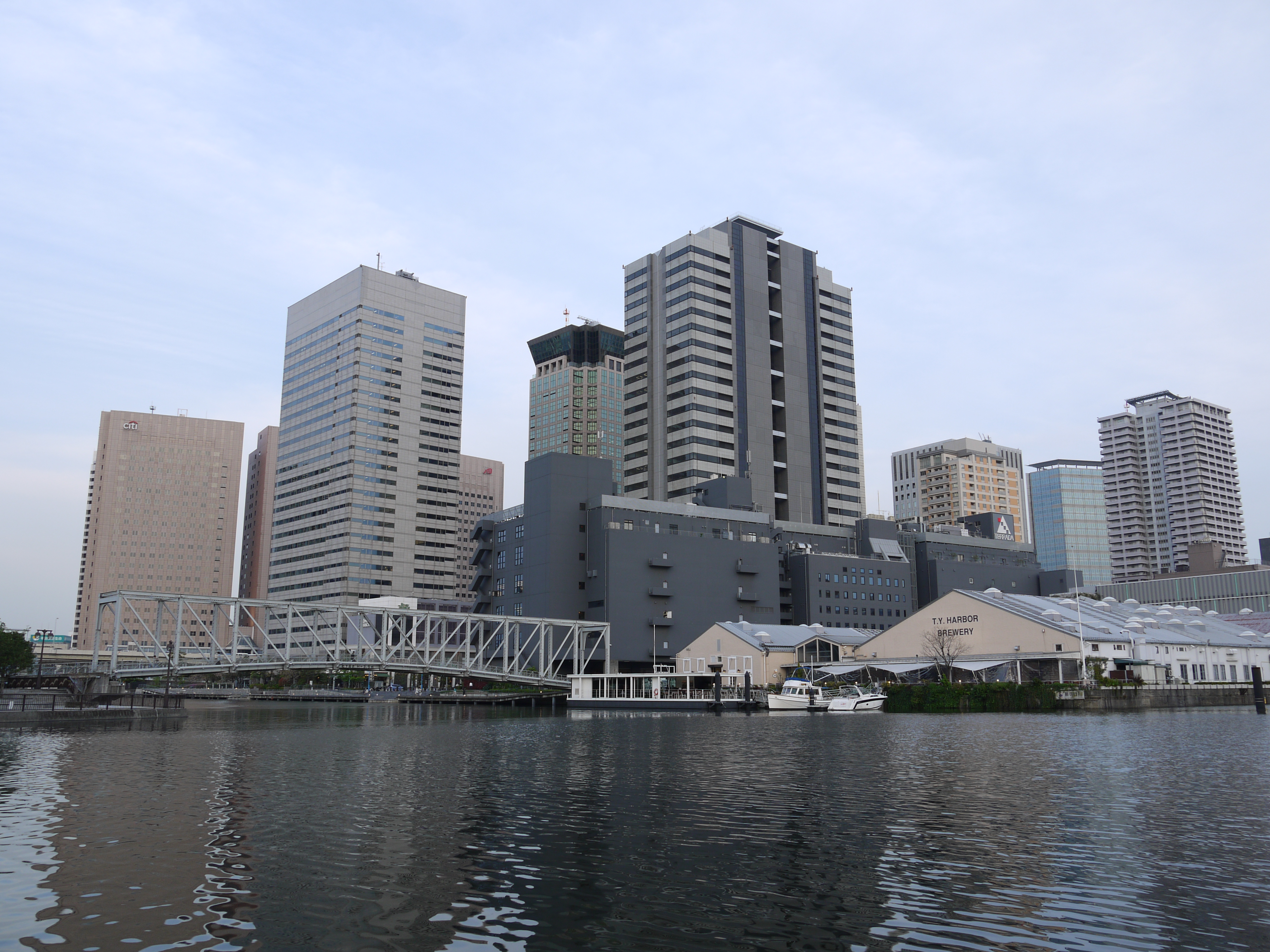 <b>4：3<br>DMC-G2 / LUMIX G VARIO 14-42mm F3.5-5.6 ASPH. MEGA O.I.S. / 約4.7MB / 4,000×3,000 / 1/40秒 / F8 / 0EV / ISO100 / WB:晴天 / 14mm</b>