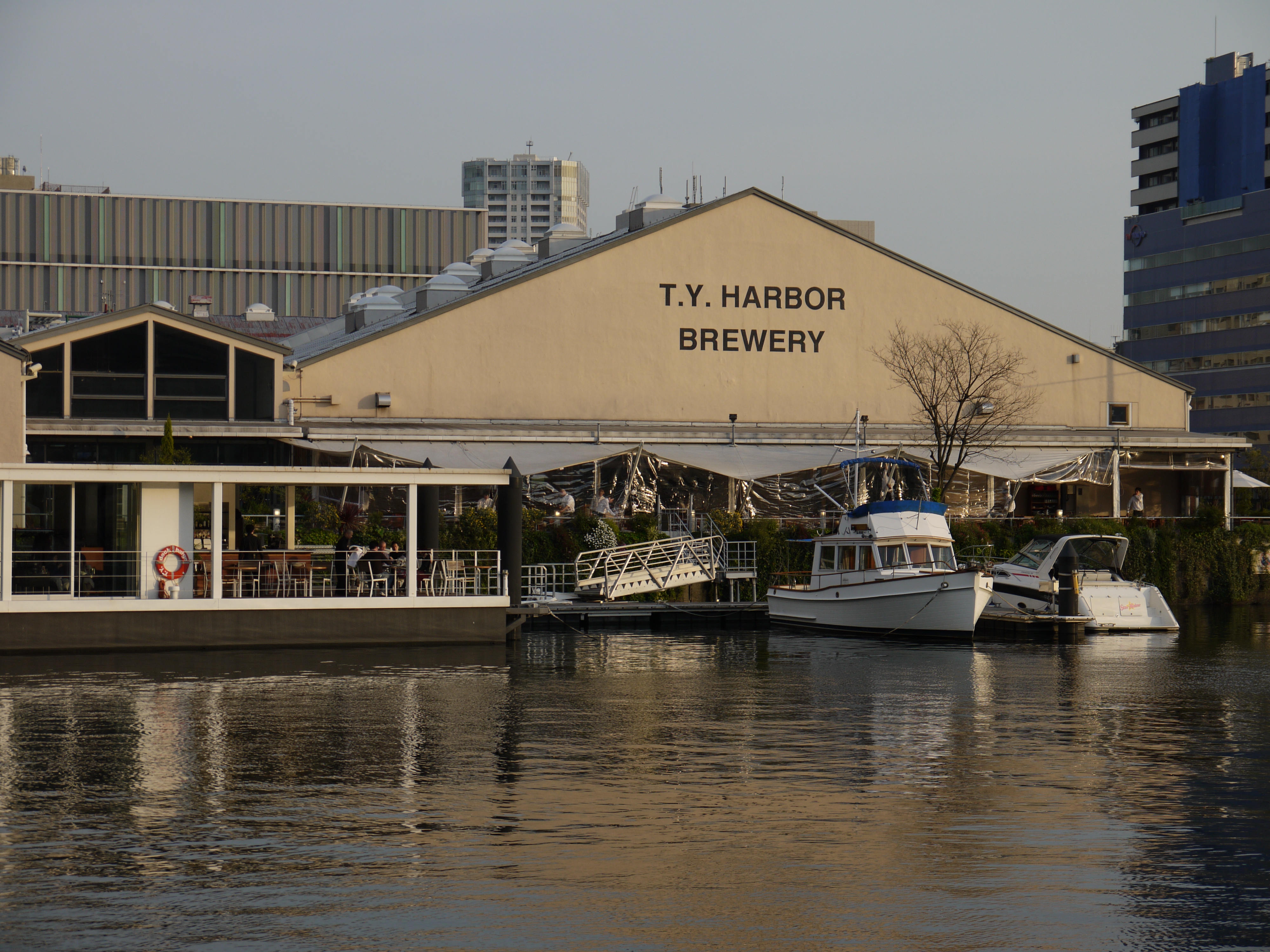 <b>DMC-G2 / LUMIX G VARIO 14-42mm F3.5-5.6 ASPH. MEGA O.I.S. / 約5.5MB / 4,000×3,000 / 1/250秒 / F7.1 / -0.3EV / ISO100 / WB:晴天 / 42mm</b>