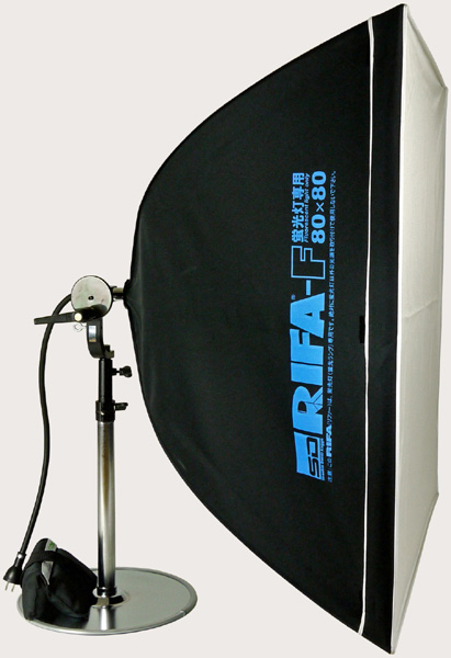 <b>RIFA-F80×80cmを取り付けた使用例</b>