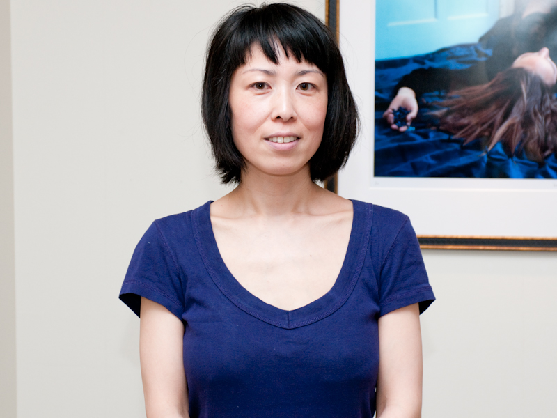 <b>尾黒久美さん。日本ではこれが初個展となる</b>