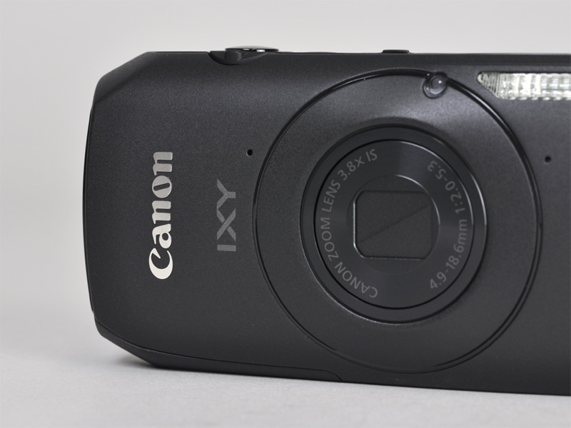 <b>ブラック、シルバーは黒いリングを採用</b>