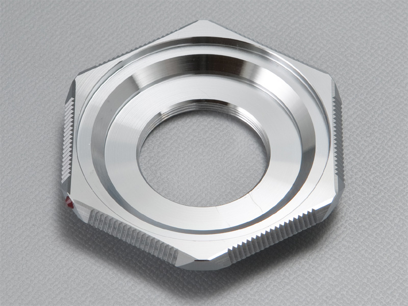 <b>三晃精機のCマウントアダプターは製造元直販のみで税込み1万円。メールかFAXで注文する</b>