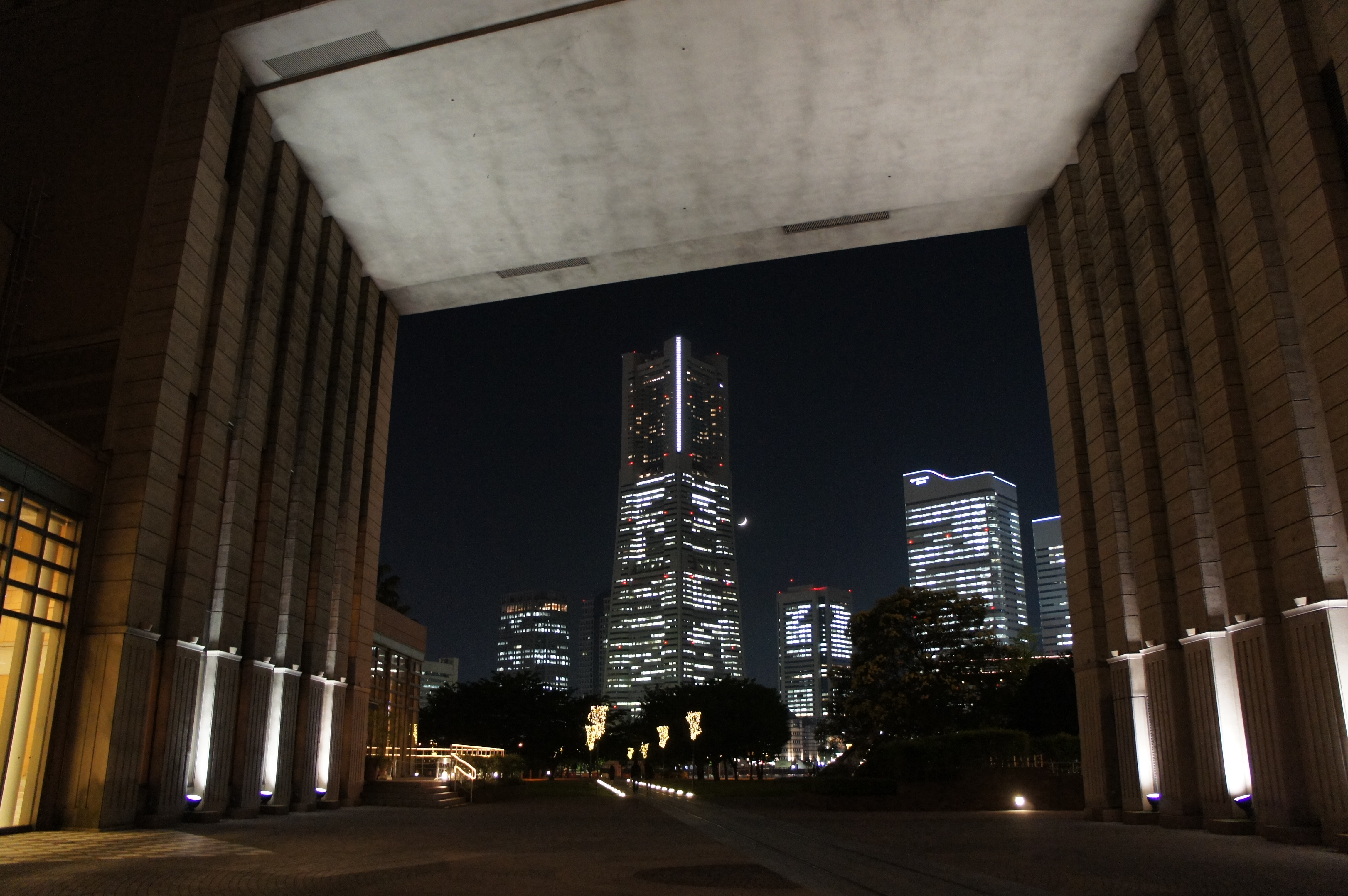 <b>NEX-5 / E 18-55mm F3.5-5.6 OSS / 約4.2MB / 4,592×3,056 / 1/10秒 / F3.5 / 0EV / ISO1600 / 18mm</b>