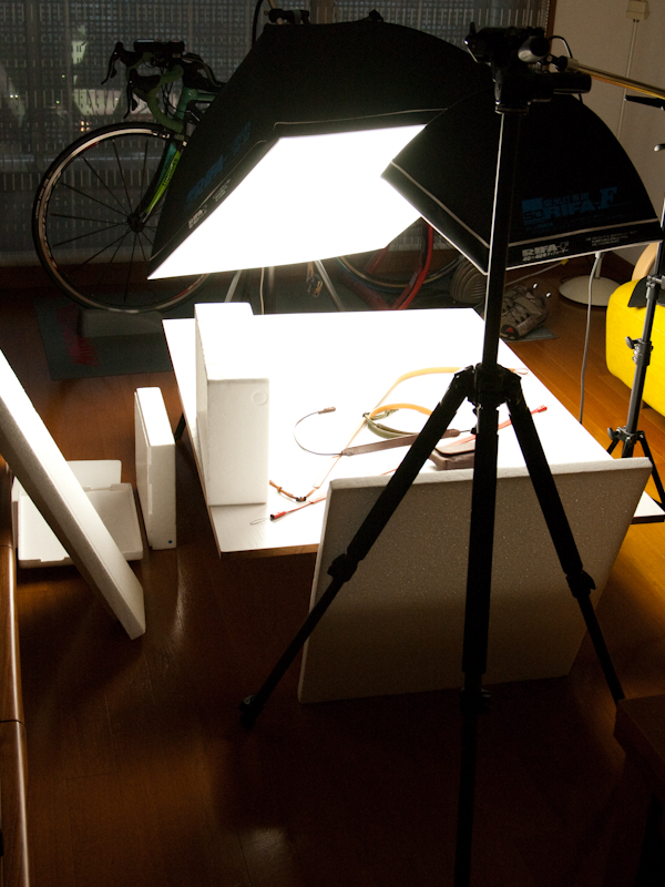 <b>商品撮影もすべて魚住氏自身で行なっている</b>