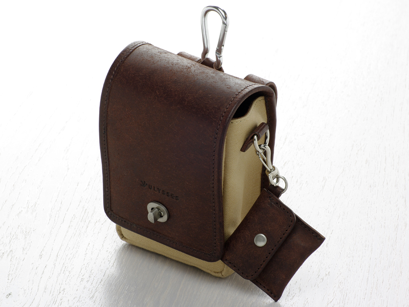 <b>本革&amp;帆布カメラケース「ヴィータ」（1万5,750円）</b>