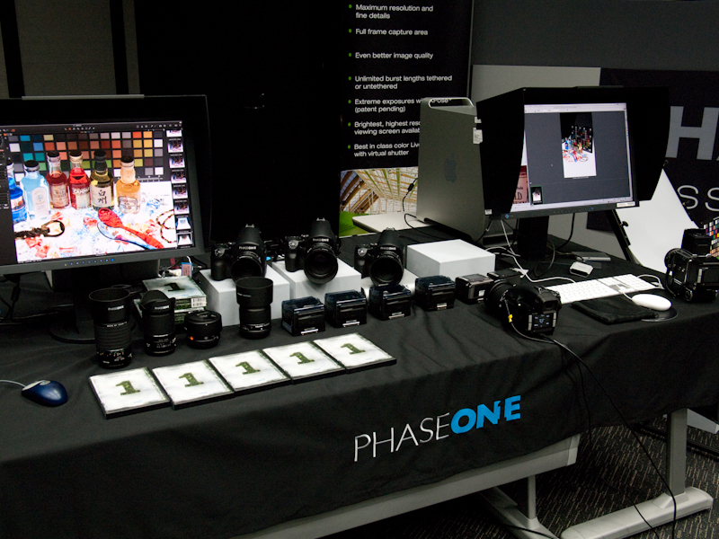 <b>各種デジタルバックとレンズを使って撮影を試せた</b>