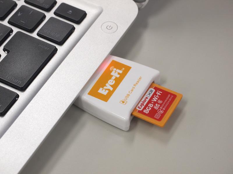 <b>そのままPCに差し込んでセットアップを行なう</b>