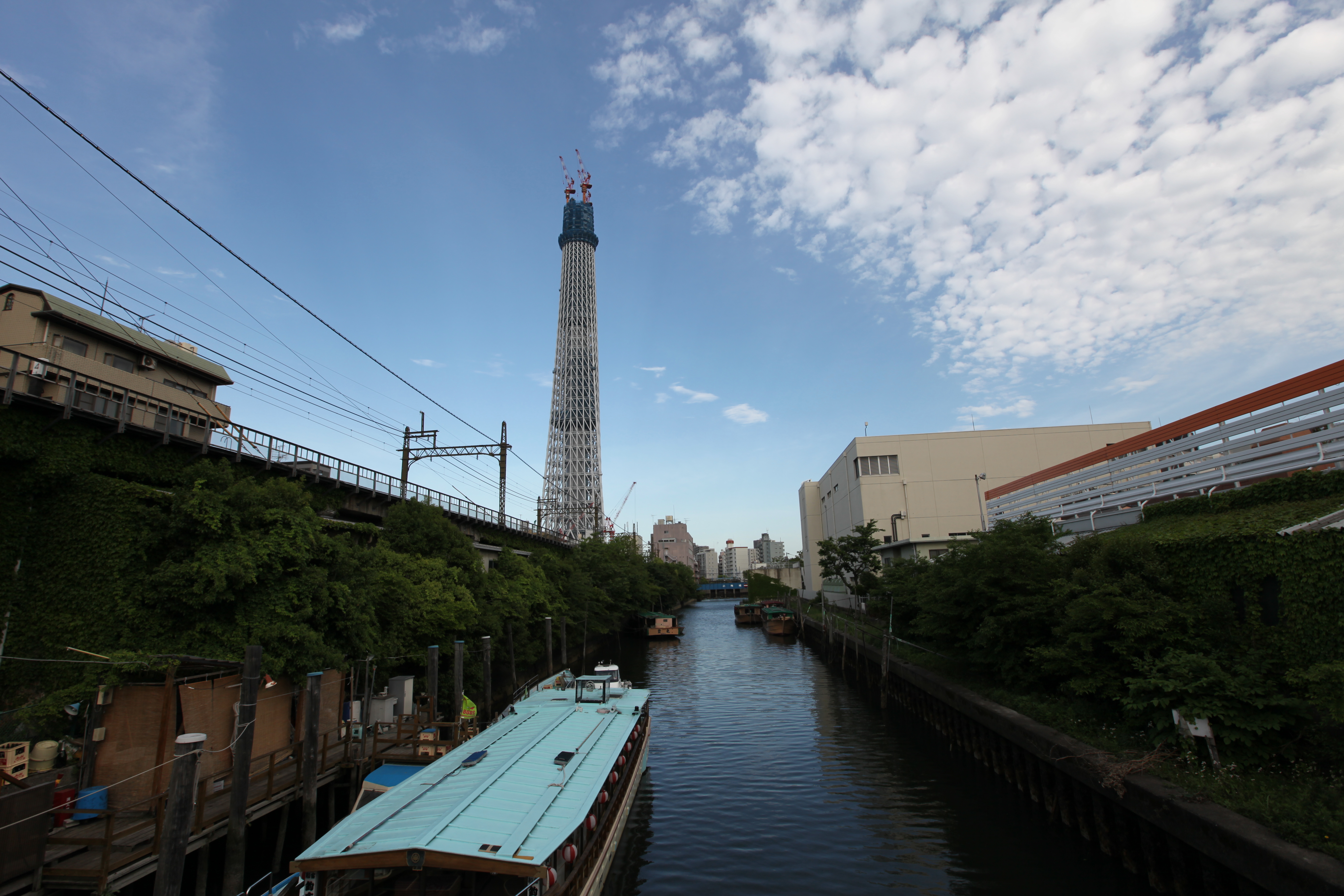 <b>EOS 5D Mark II / EF 16-35mm F2.8 L II USM / 5,616×3,744 / 1/160秒 / F9 / +0.3EV / ISO100 / 絞り優先AE / WB:オート / 16mm</b>