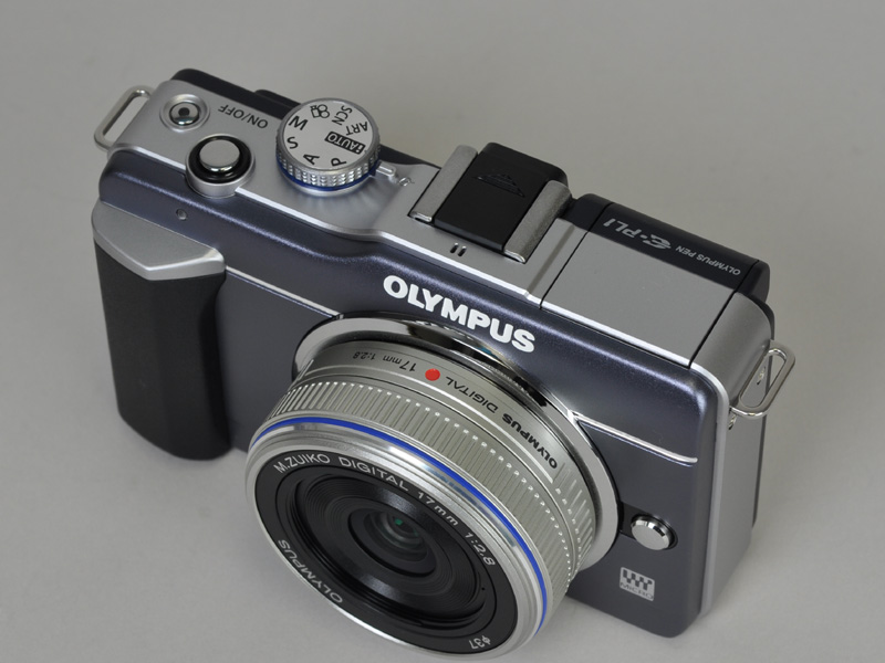 <b>ブルーブラックに装着したところ</b>