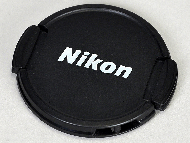 <b>キャップは被せ式</b>