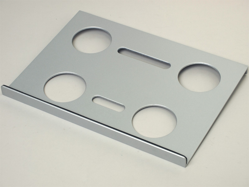 <b>本体。ノートPC用のため左右のフチは設けていない</b>