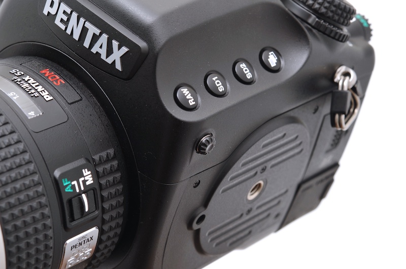 <b>右手側にもボタンが並ぶ</b>