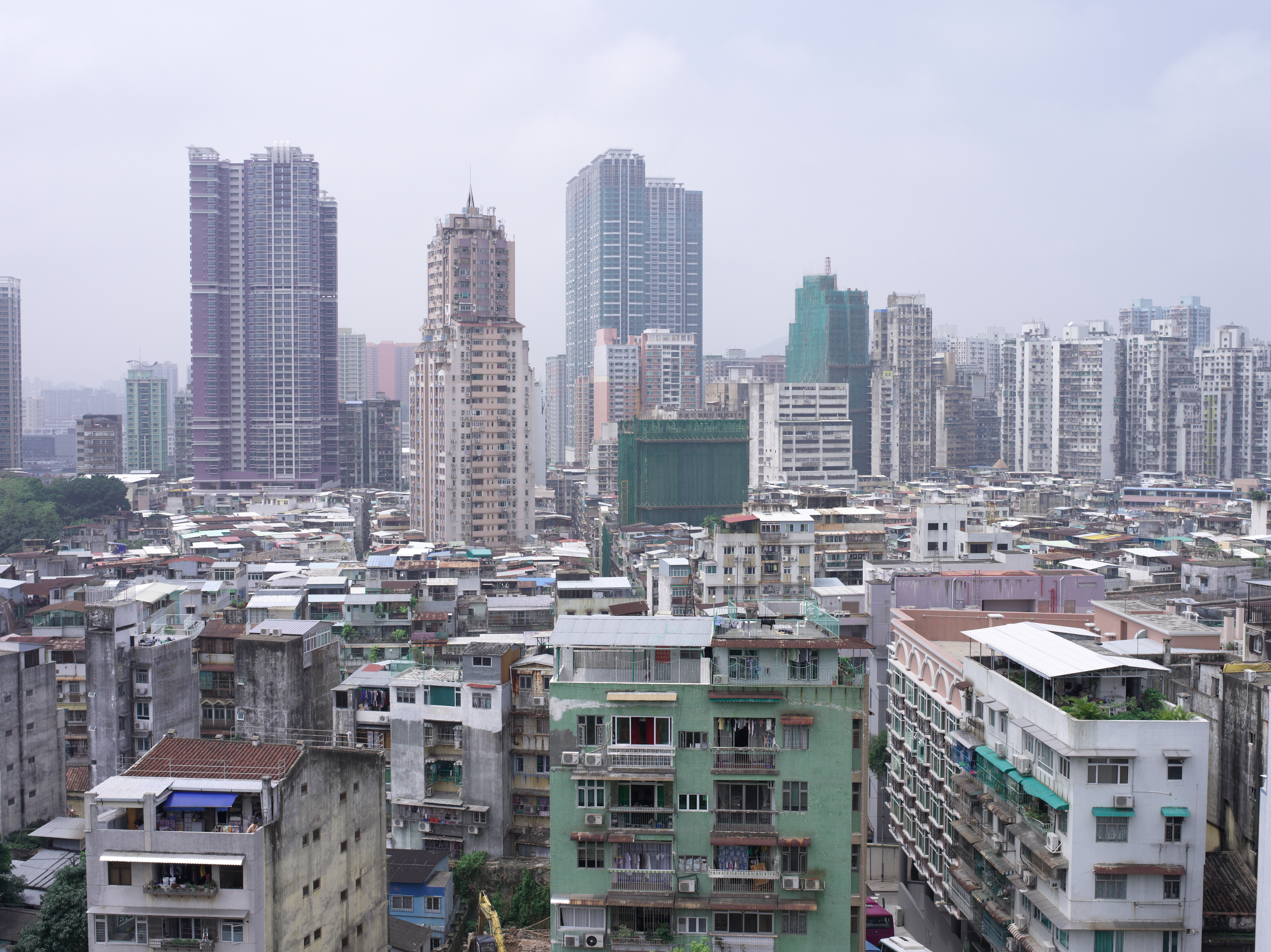 <b>RAW（DNG）を現像<br>645D / D FA 645 55mm F2.8 AL [IF] SDM AW / 約28.0MB / 7,264×5,440 / 1/320秒 / F11 / +0.3EV / ISO200 / WB:オート</b>