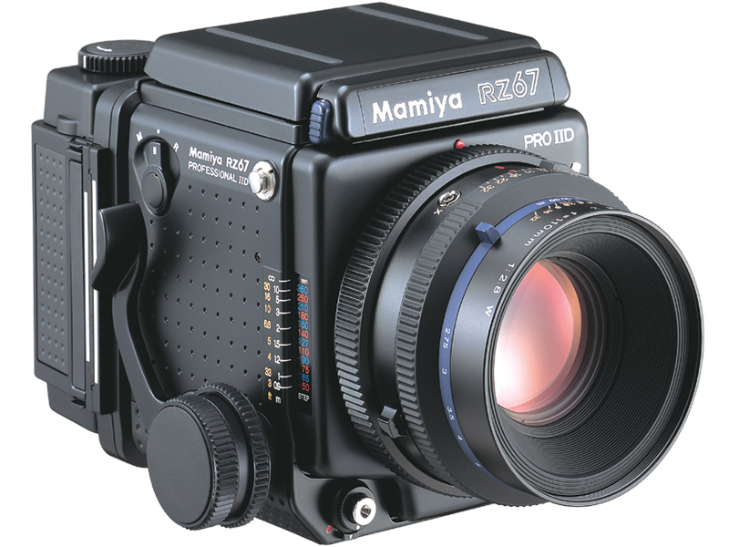 <b>RZ67 Pro II D（装着しているのは120ロールフィルムホルダー）</b>