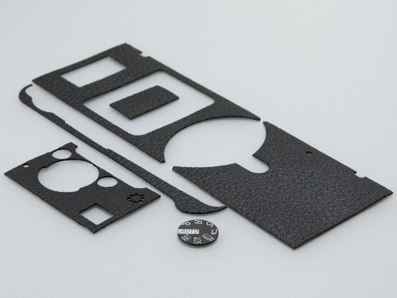 <b>B.ファントムショップのドレスアップ6点キットは、カスタムブラックダイヤル込みで6,950円</b>