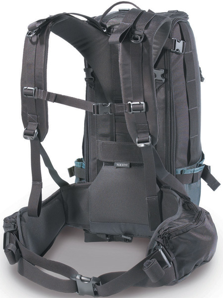 <b>運搬時の疲労を軽減するアドバンスハーネスシステムを採用</b>