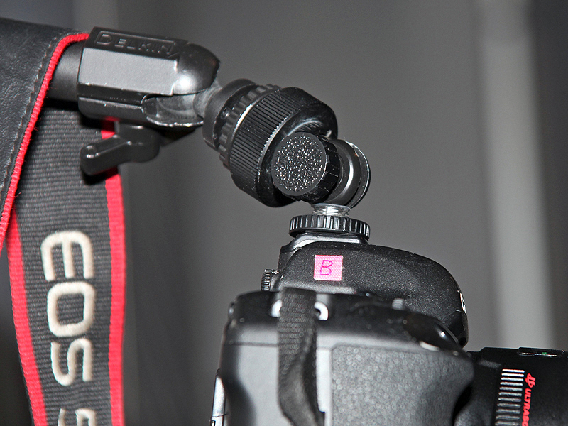 <b>ホットシューとFAT GECKOの接続部分</b>