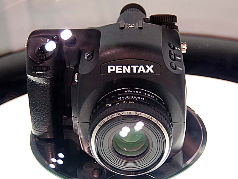 <b>PMA06に展示したB案のモックアップ</b>