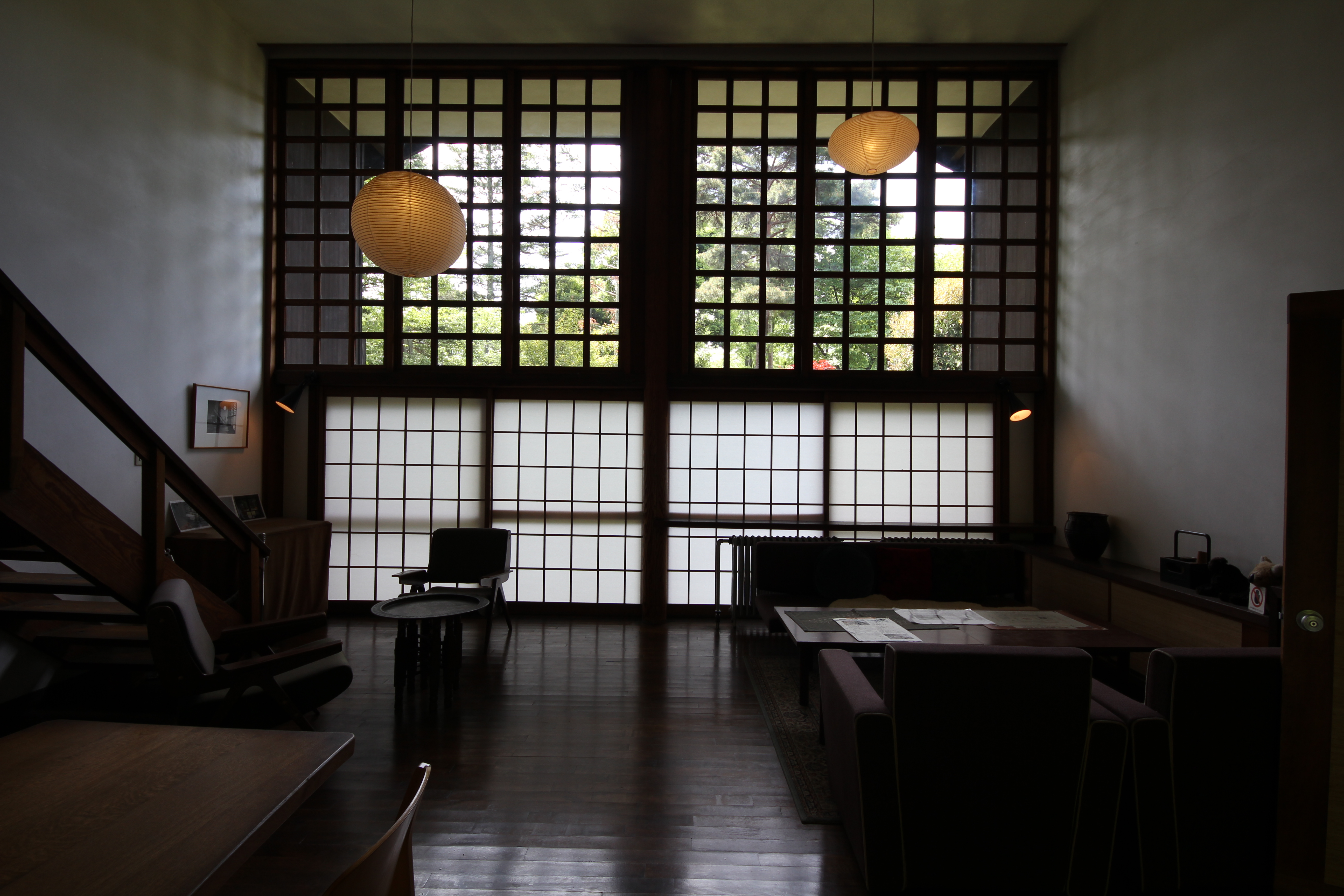 <b>11mmぐらいだと歪曲収差がかなり少なくなるので建物とかを撮るには使いやすい。せっかくの8mmなのにねって思いますけど<br>EOS Kiss X4 / 8-16mm F4.5-5.6 DC HSM / 5,184×3,456 / 1/30秒 / F8 / 0EV / ISO160 / WB：オート / 11mm</b>